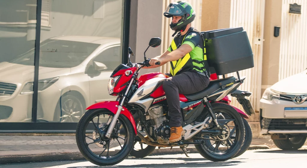 Novas regras para periculosidade de motociclistas e entregadores entram em vigor em abril de 2026