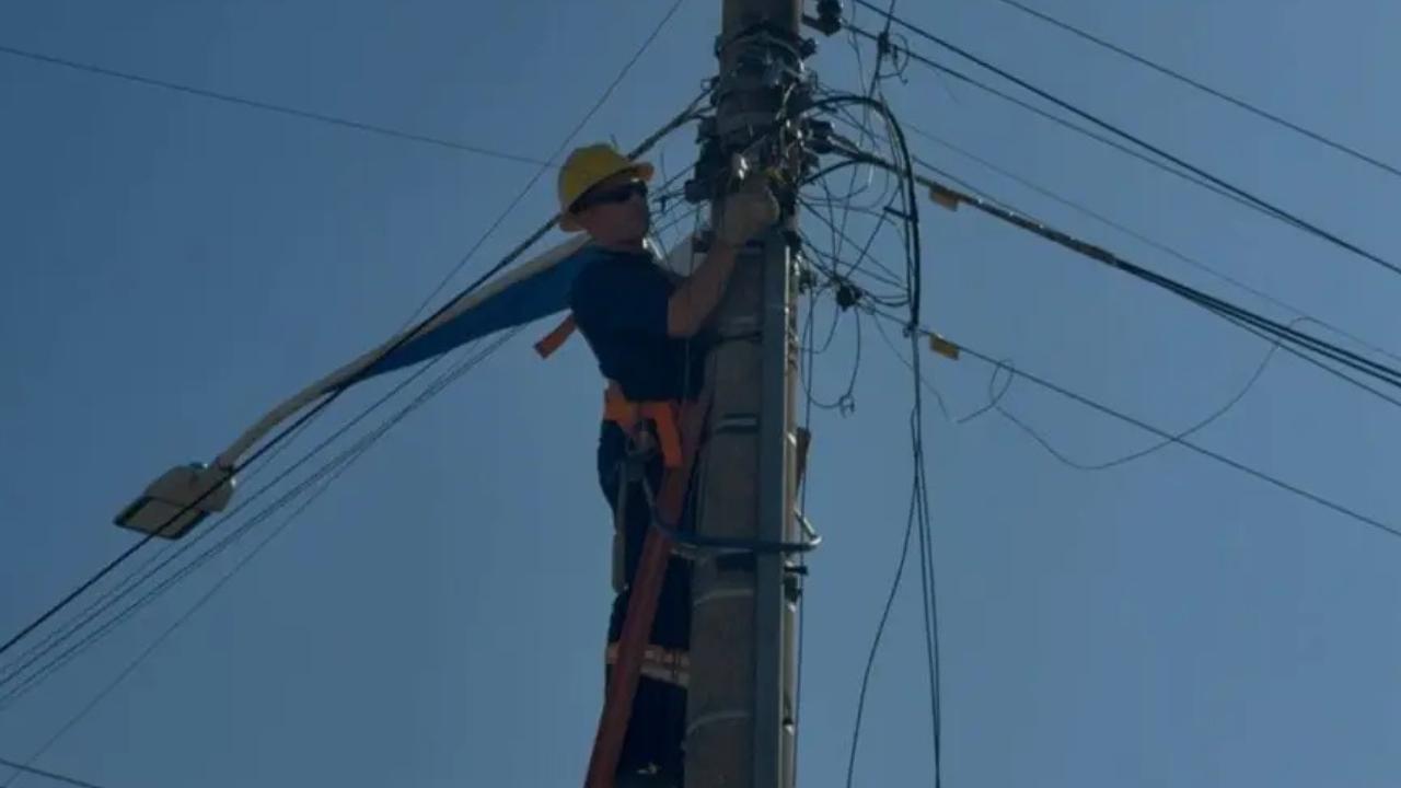 Operação cidade segura retira mais de 21 toneladas de fios irregulares em Goiânia