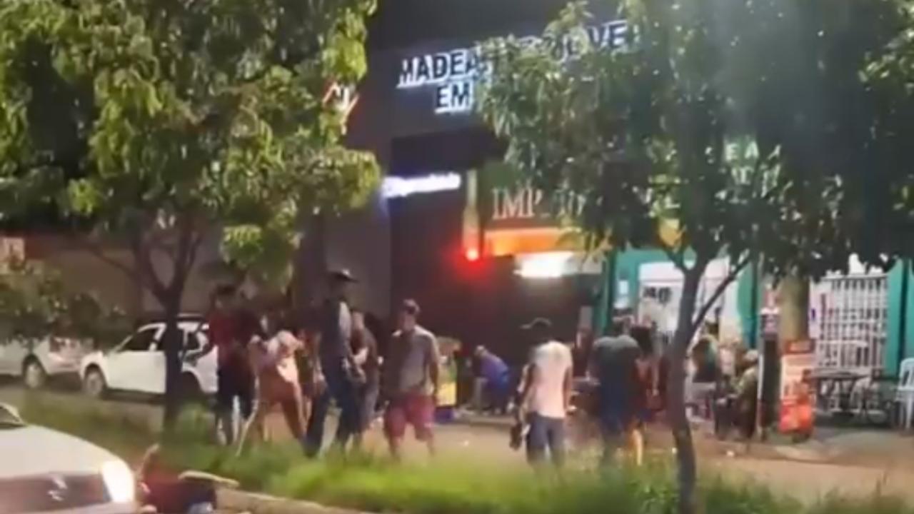 Vídeo: Briga generalizada em distribuidora de bebidas é registrada em Anápolis