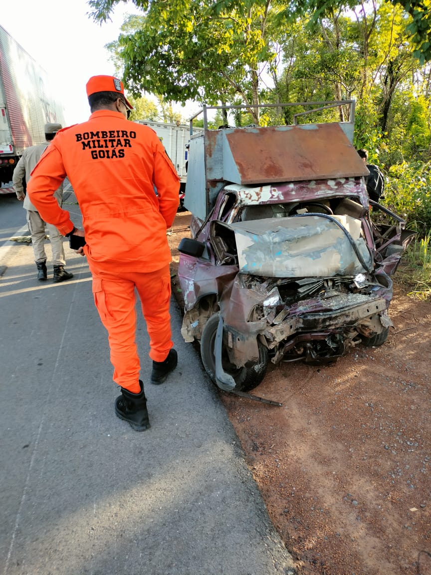 Motorista morre em acidente com ônibus em Alvorada do Norte