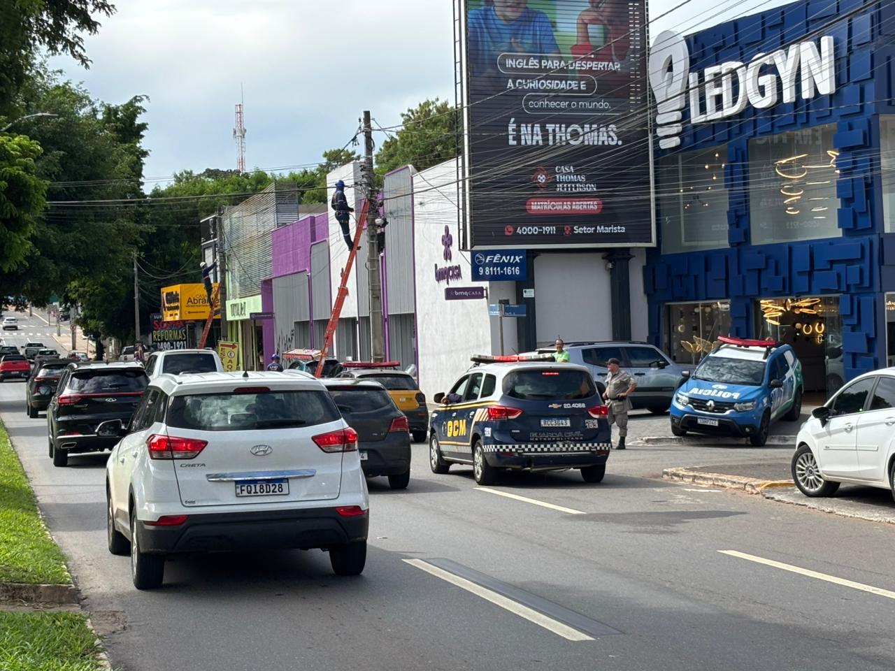 Prefeitura de Goiânia retira 38 toneladas de fios inservíveis em avenidas da capital
