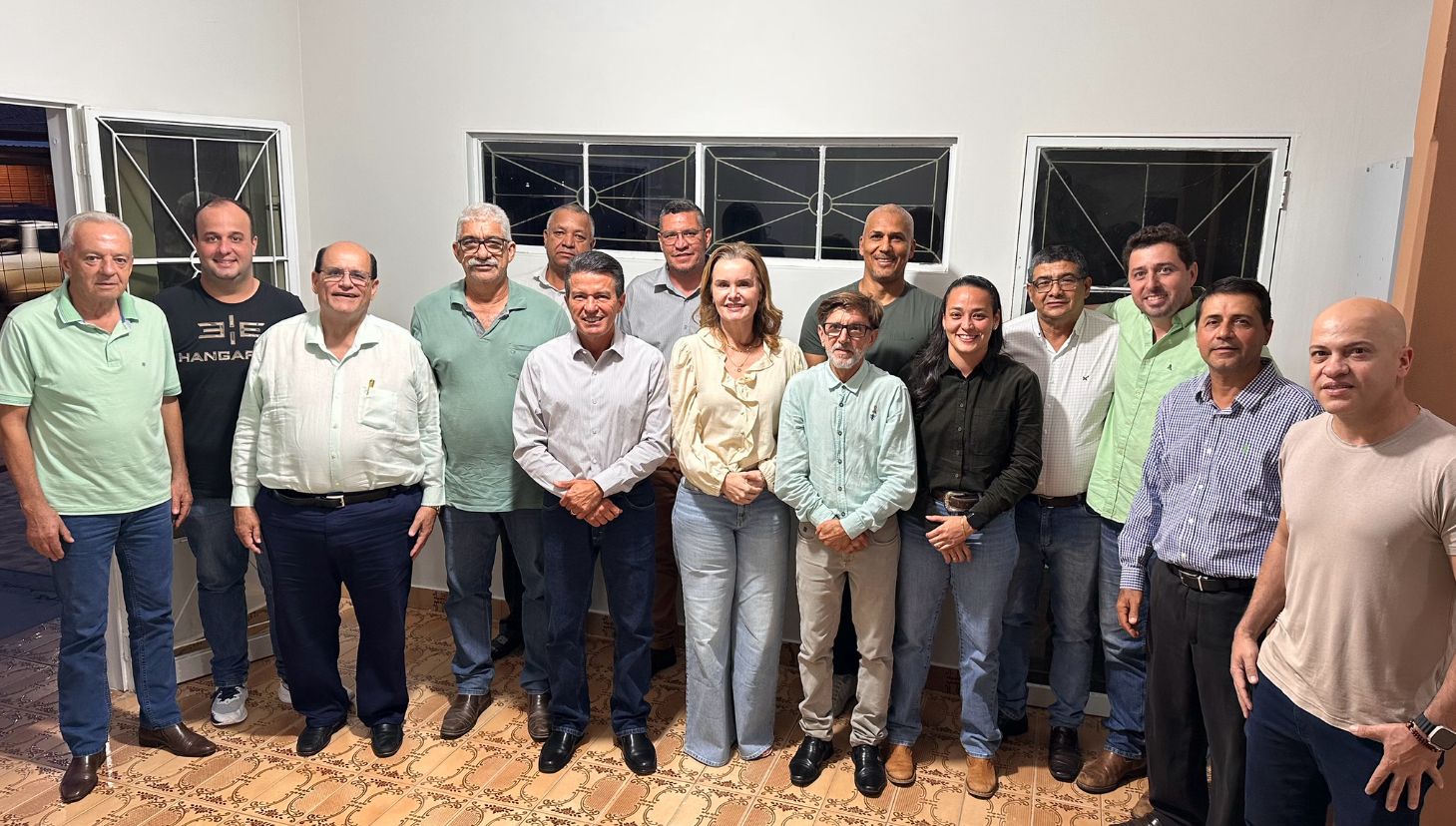 Em Mineiros, 13 dos 15 vereadores somam forças com pré-candidatura da primeira-dama Ana Paula Rezende para deputada estadual