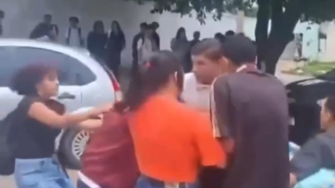 Vídeo: Briga generalizada é registrada na porta de escola em Aparecida de Goiânia