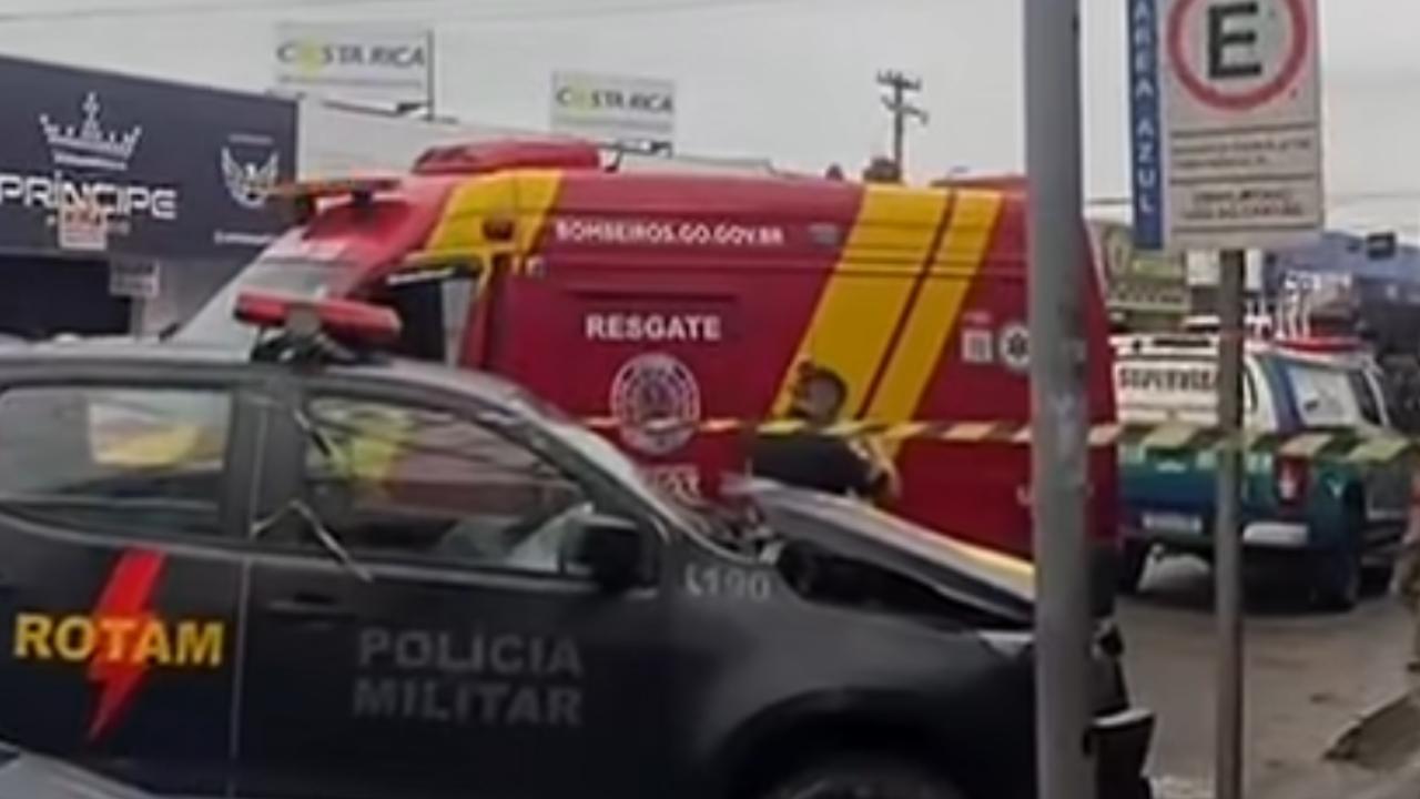 Viatura da Polícia Militar se envolve em acidente e deixa quatro feridos em Goiânia