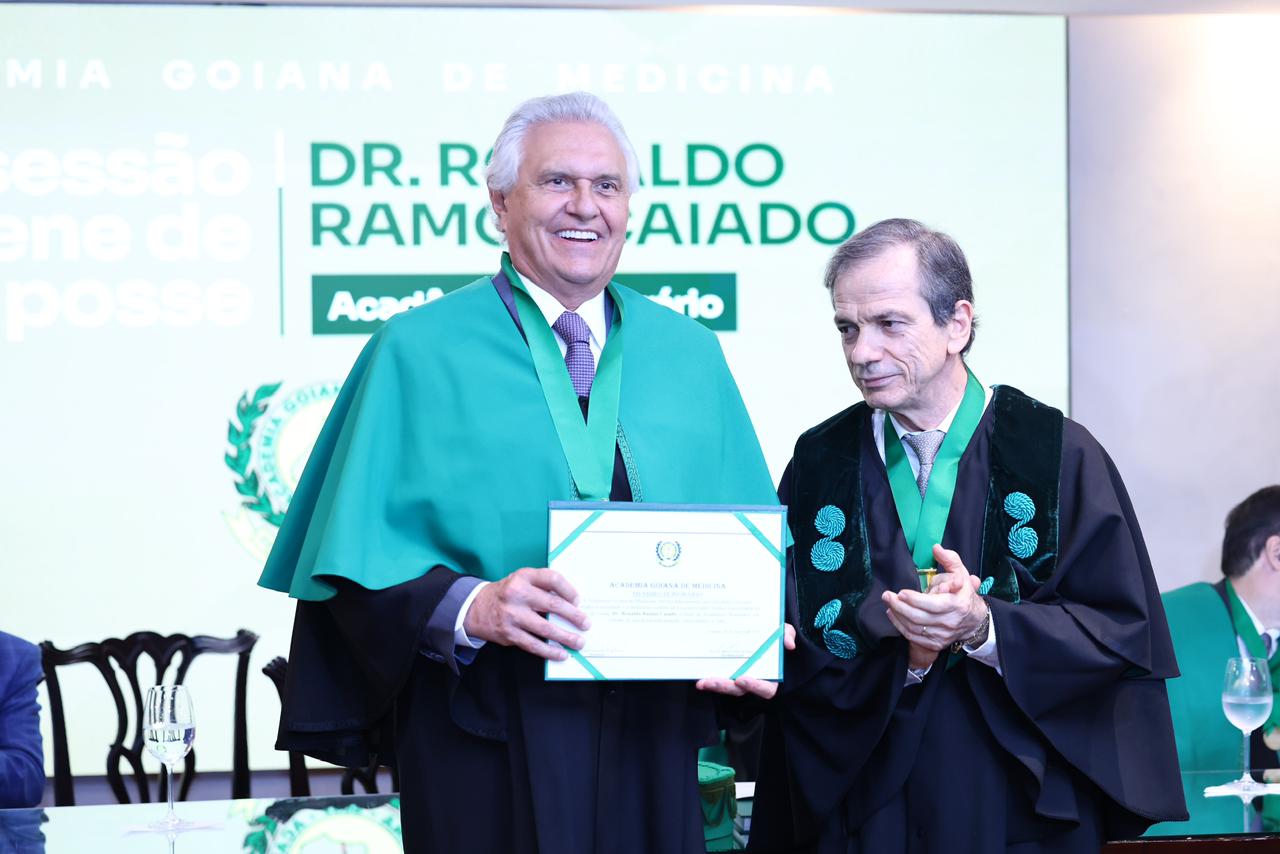 Novo imortal da Academia Goiana de Medicina, Caiado defende classe e prega saúde pública de qualidade