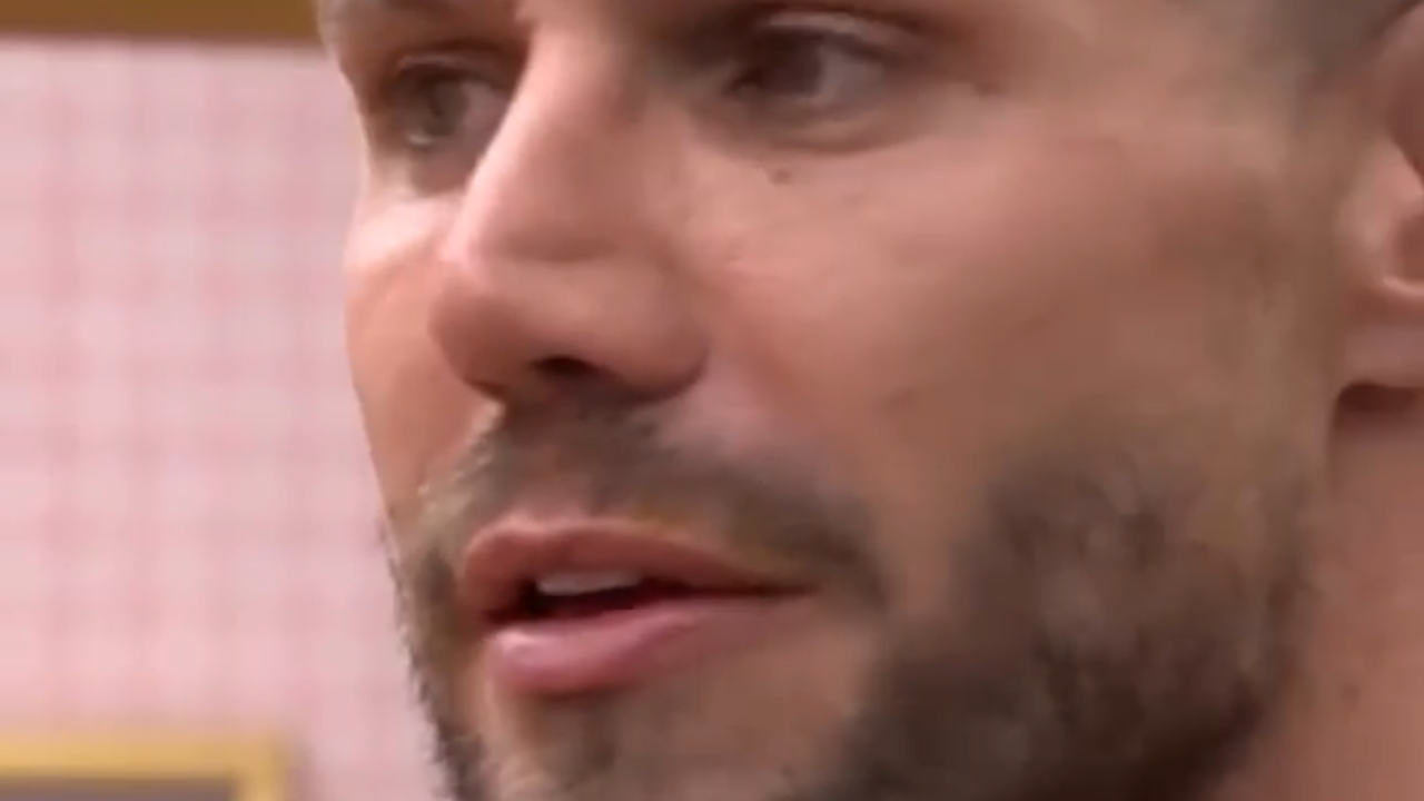 Vídeo: Jonas explica a Breno brincadeira que causou briga com Marcelo no BBB