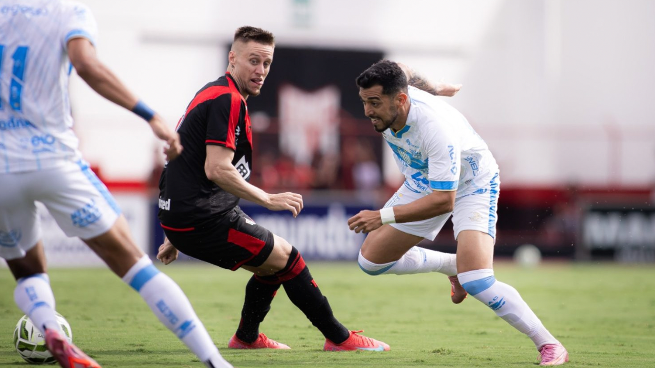 Atlético-GO e CRAC empatam sem gols no Estádio Antônio Accioly em duelo equilibrado