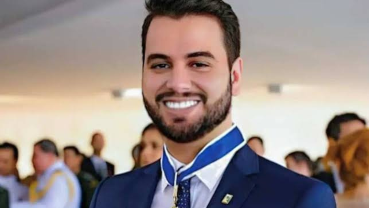 PF prende ex-assessor de Bolsonaro condenado a 21 anos por ações golpistas
