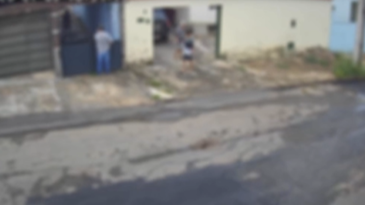 Vídeo: briga entre vizinhos com bomba e faca termina em prisão por tentativa de homicídio em Anápolis