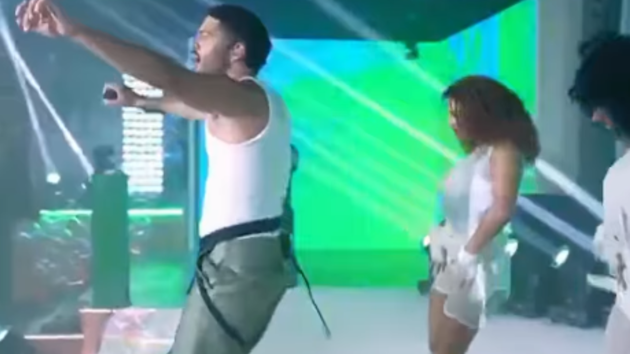 BBB 26 toca música de Marina Sena e emociona Juliano Floss durante show da madrugada