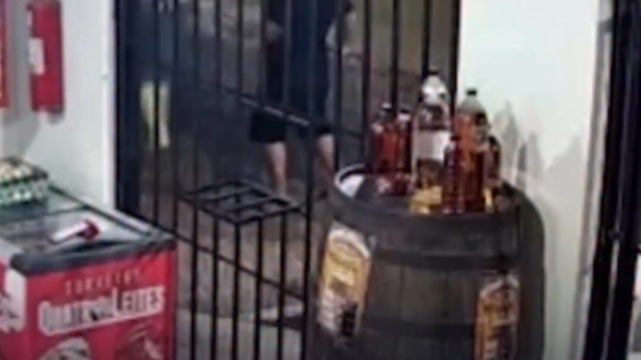 Filho de vereador é assassinado a tiros em bar de Luziânia; câmeras registram crime