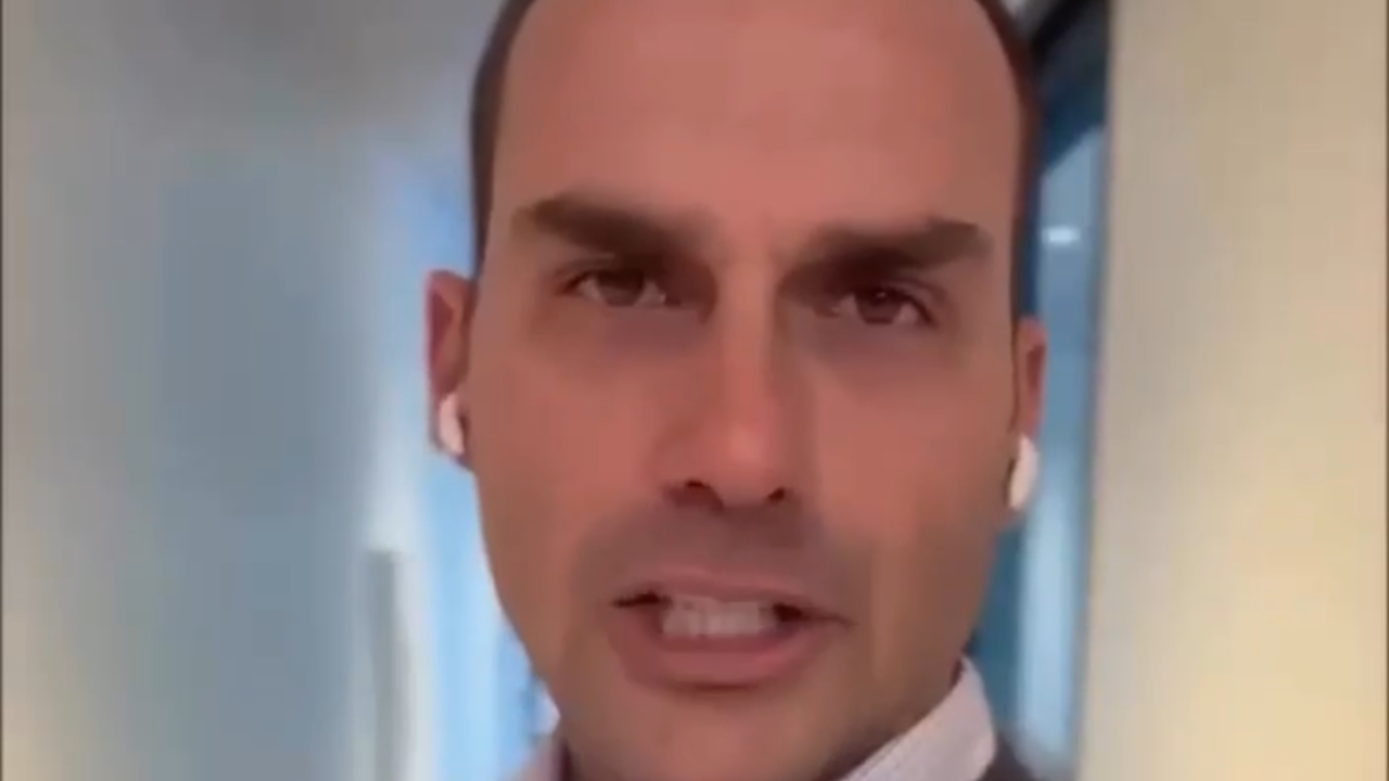 Vídeo: Eduardo Bolsonaro critica prisão do pai e fala em motivação política