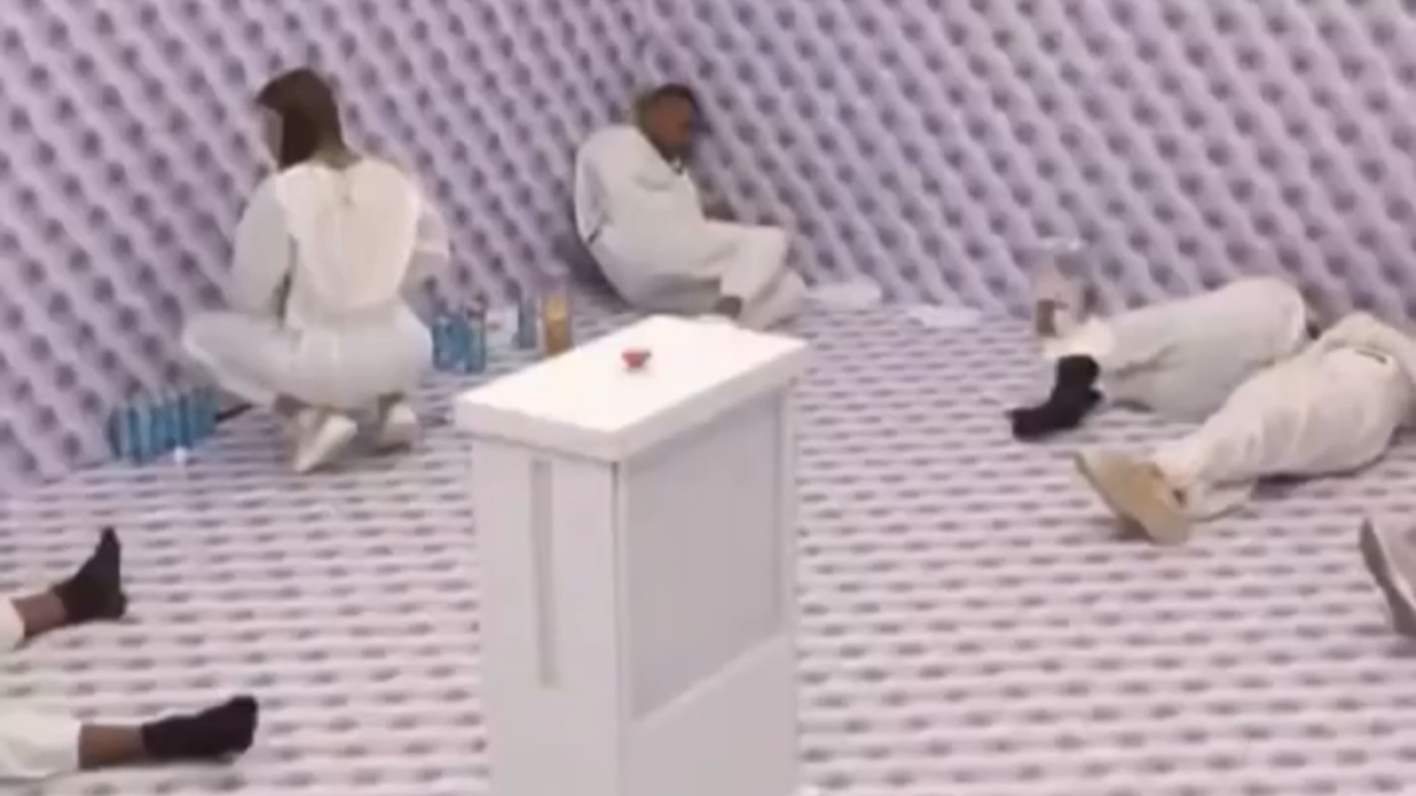 Vídeo: Confinados pedem lenços umedecidos para alívio da higiene no quarto branco
