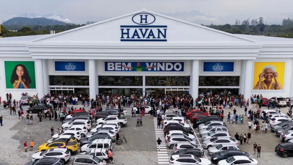 Primeira megaloja Havan em Goiânia paralisa trânsito e gera filas históricas na abertura