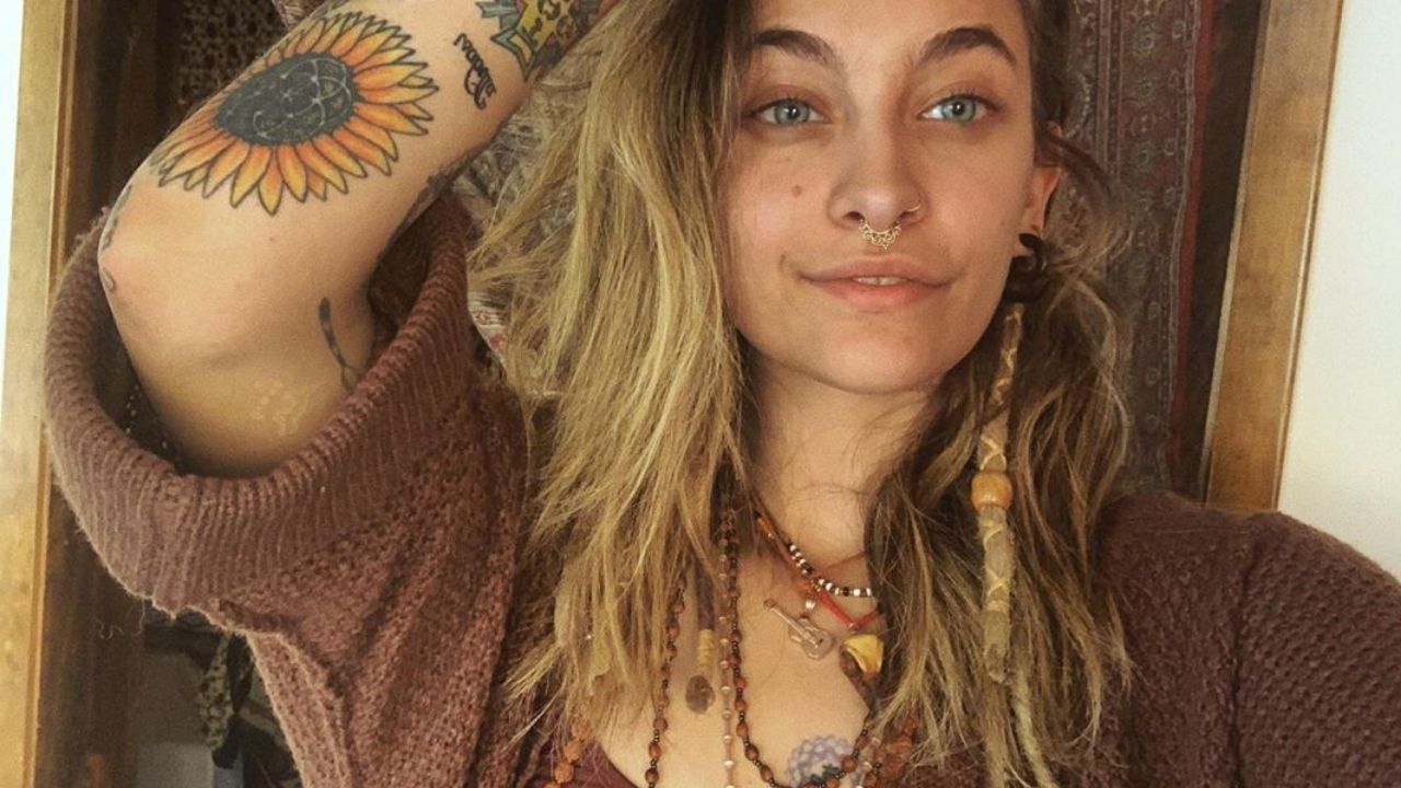 Paris Jackson fala sobre dificuldades para abandonar as drogas