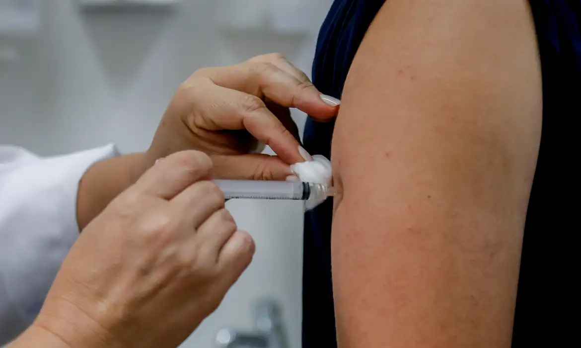 Após avaliação técnica, SUS mantém fora da rede pública vacina contra herpes-zóster