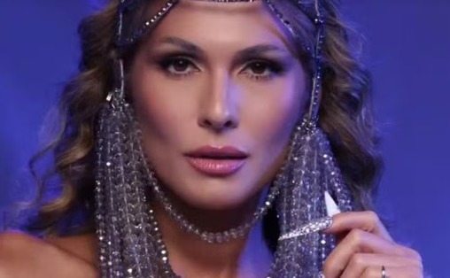 Carnaval 2026: famosas exibem looks para ensaio técnico na Marquês de Sapucaí