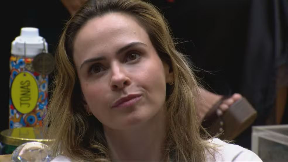Ana Paula Renault completa seis horas no desafio Barrado no Baile do BBB 26