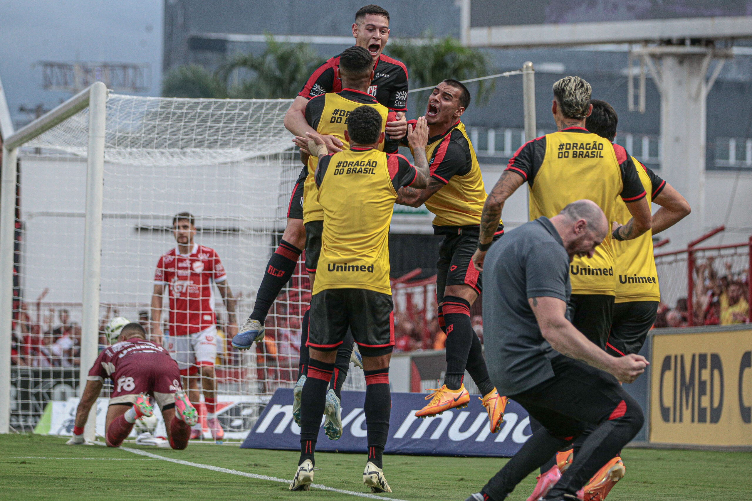 Atlético-GO vence Vila Nova e abre vantagem na semifinal do Goianão