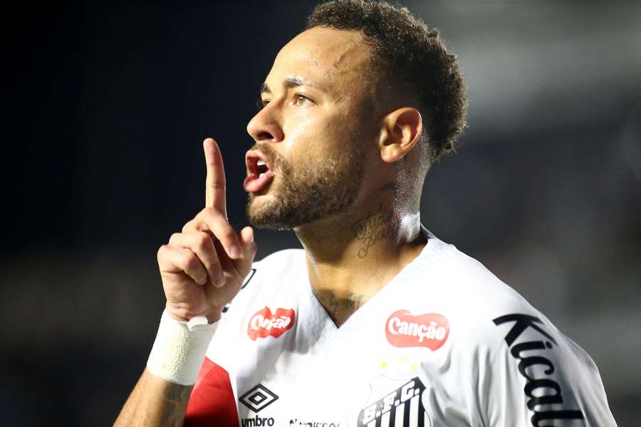 Neymar marca dois gols na vitória do Santos e a Seleção Brasileira não existe sem ele