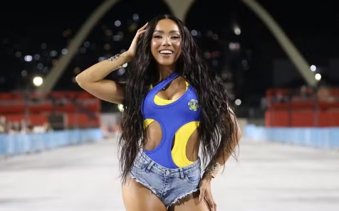 Mayara Lima, rainha de bateria da Tuiuti, ensina passos básicos do samba