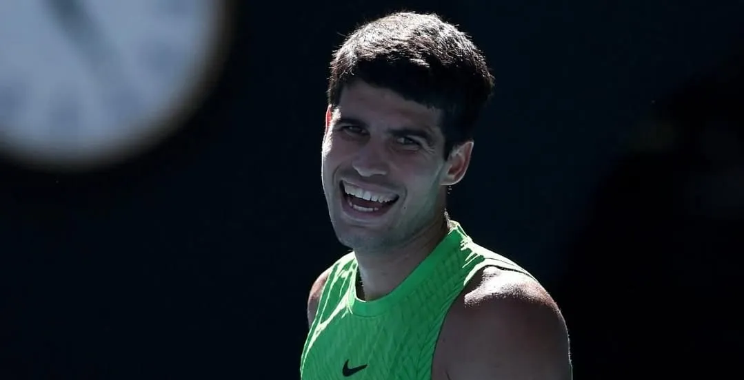Alcaraz vence e se torna o mais jovem da história a ganhar todos os Grand Slams