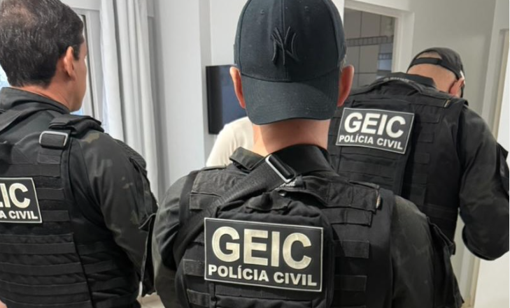 Trio é preso suspeito de homicídio durante a Operação Minúcia