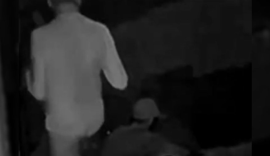 Vídeo: Pastor Eduardo Costa surge com peça íntima em novas imagens