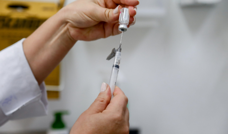 Vacina experimental contra HIV apresenta resposta imune após dose única em testes