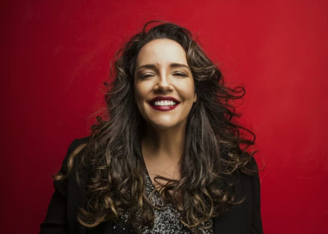 Ana Carolina chega a Goiânia com a turnê “25 Anas”, celebrando 25 anos de carreira