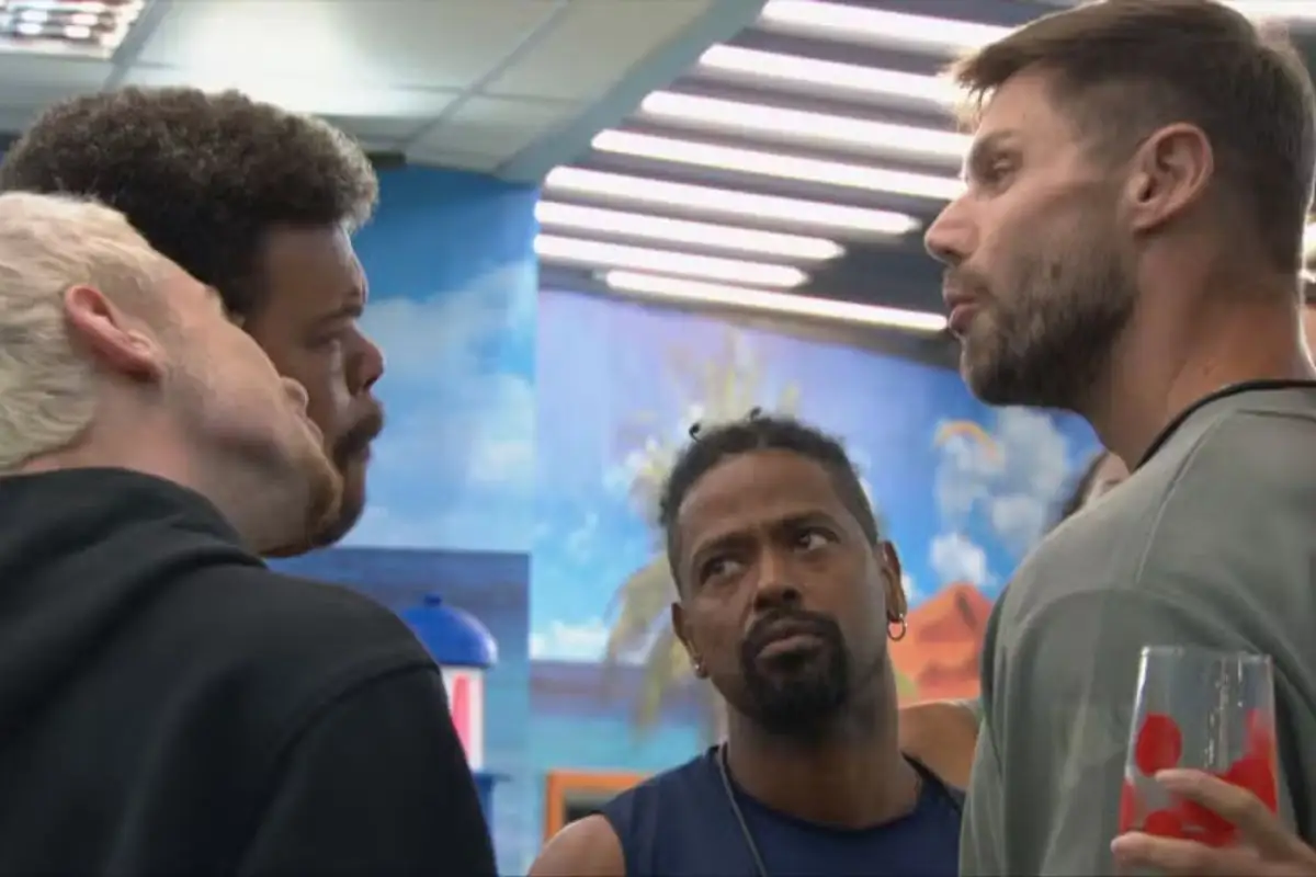Babu Santana e Jonas Sulzbach trocam ofensas em briga na cozinha do BBB 26