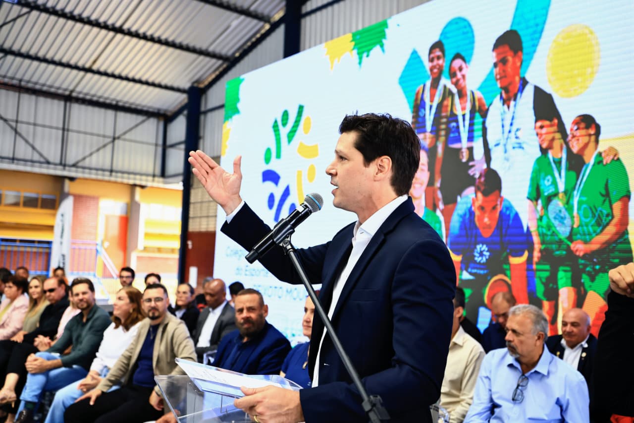 Daniel Vilela inaugura colégio de tempo integral voltado ao esporte em Goiânia