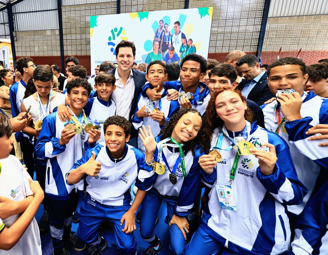 Daniel Vilela inaugura colégio de tempo integral voltado ao esporte em Goiânia