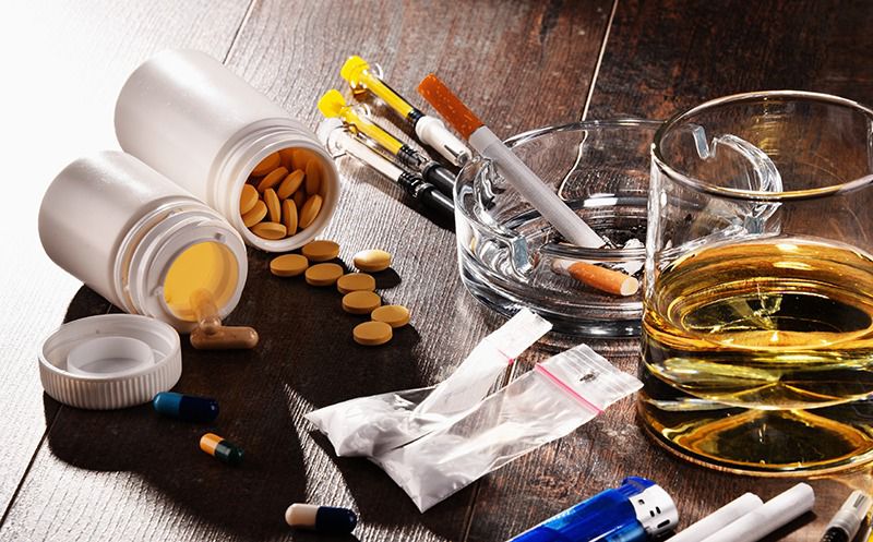 Mulheres, adolescentes e jovens são mais vulneráveis aos efeitos do álcool e drogas ilícitas