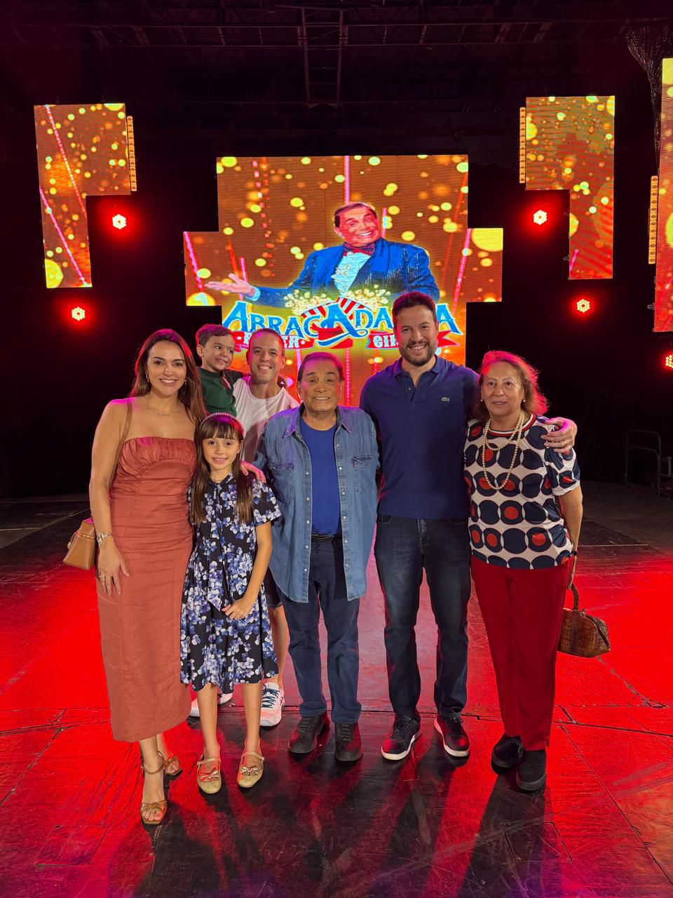 Arthur Rocha prestigia espetáculo “Abracadabra” no Reder Circus, em Goiânia