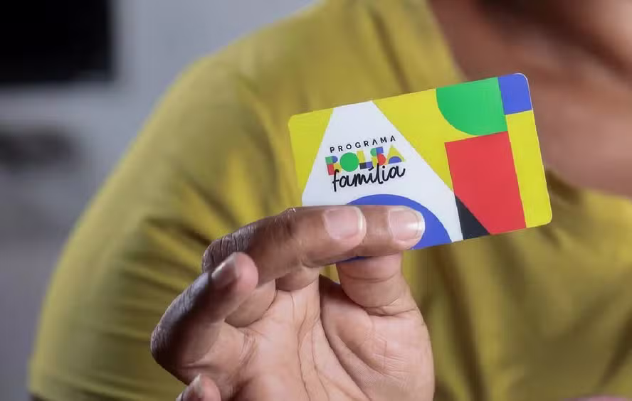 Bolsa Família de fevereiro começa a ser pago dia 12. Veja calendário completo