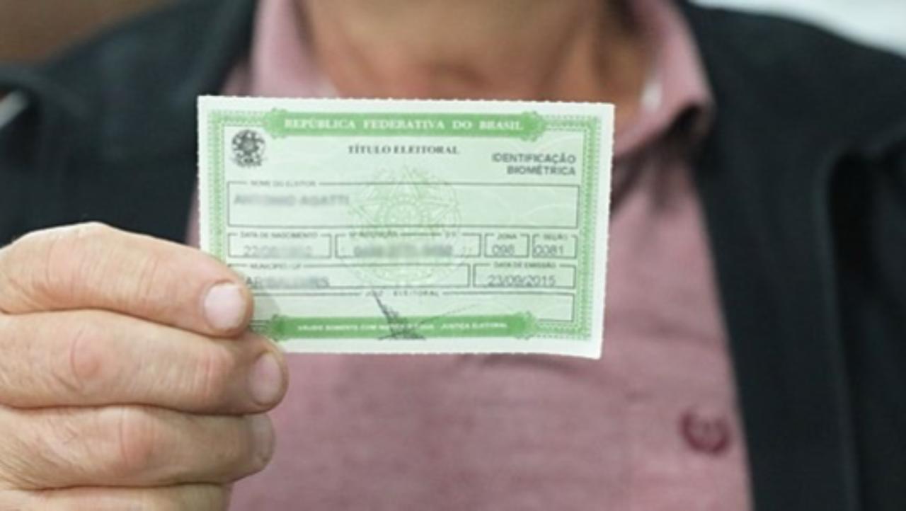 Jovens de 16 a 18 anos têm atendimento especial para tirar título de eleitor em Anápolis
