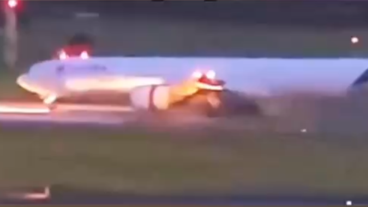 Boeing da Latam aborta decolagem a 380 Km/h e pneus incendeiam em Guarulhos; veja vídeo