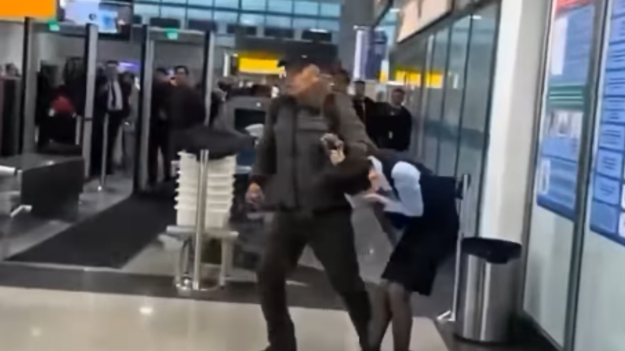 Vídeo: Homem troca de lugar com refém e imobiliza agressor