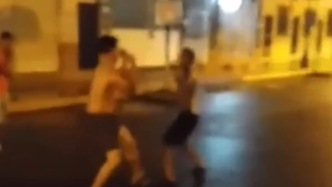 Vídeo: Homem venezuelano e equatoriano trocam socos após briga motivada por ciúme