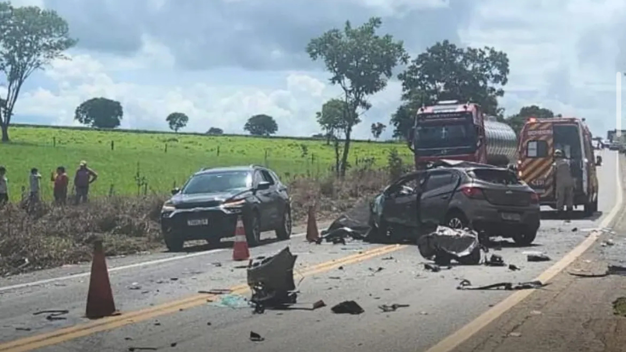 Acidente com quatro carros na GO-020 mata duas pessoas em Bela Vista de Goiás