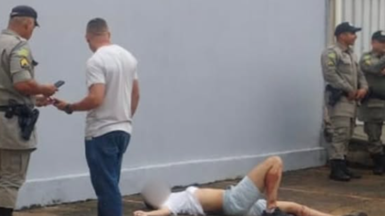Homem em surto avança com faca contra PM e termina baleado no Parque Atheneu