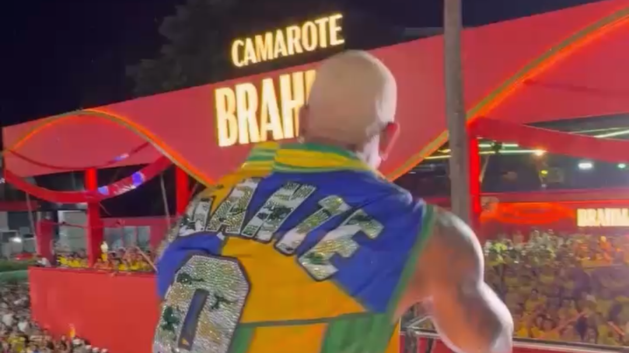 Léo Santana pede convocação de Neymar a Ancelotti durante Carnaval; veja vídeo
