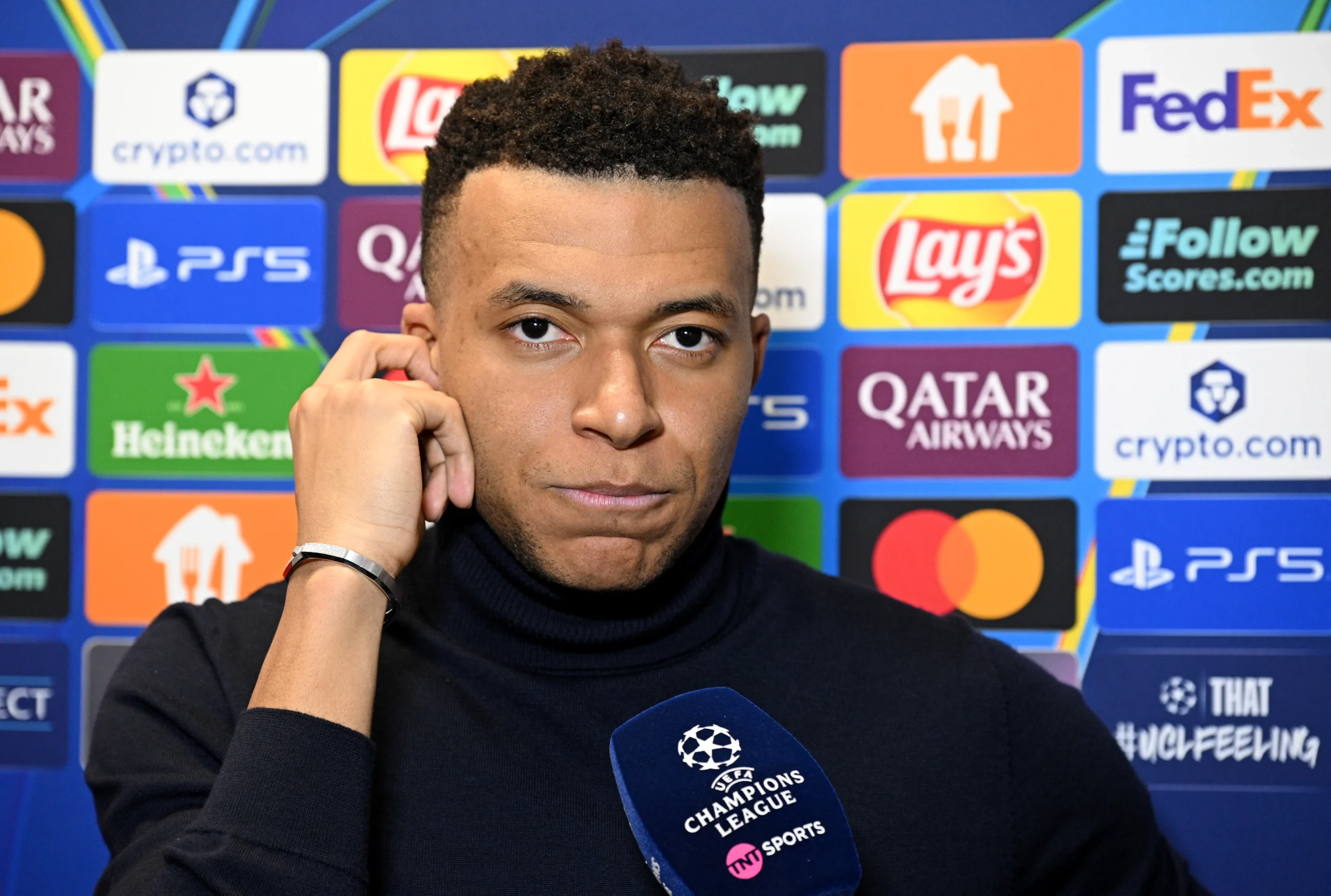 Mbappé detona Prestianni após ofensas racistas a Vini Jr.: 'Não merece jogar a Champions'