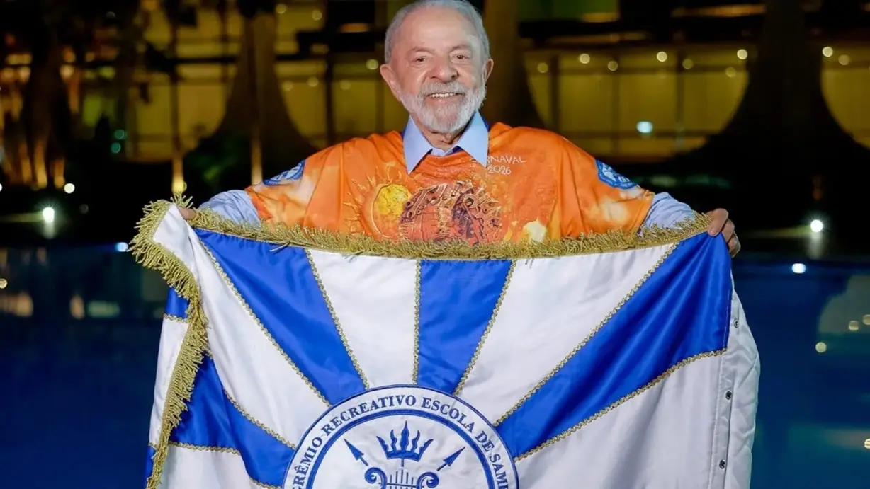 TSE sinaliza que Lula ainda pode ser punido por desfile de Carnaval