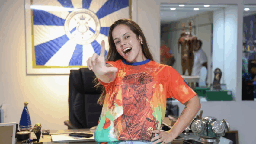 Escola de samba ensaia com neta de Lula em desfile que homenageia trajetória do Presidente