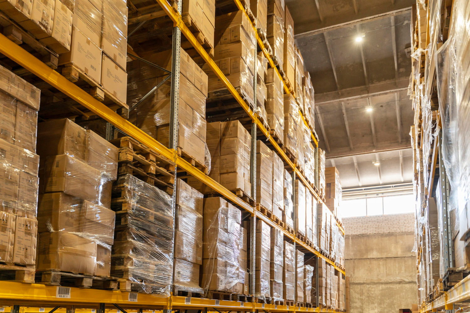 Guia de mini porta-pallet: critérios técnicos para organizar estoques
