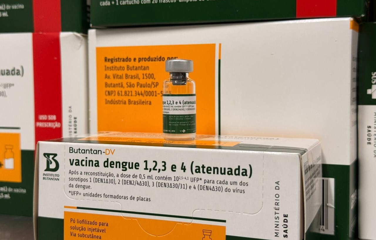 Prefeitura de Goiânia inicia vacinação contra dengue em profissionais da saúde