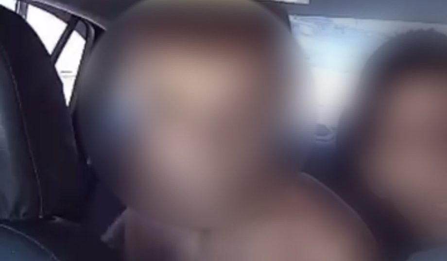 Adolescente suspeito de assalto a taxista é apreendido escondido no telhado da própria casa