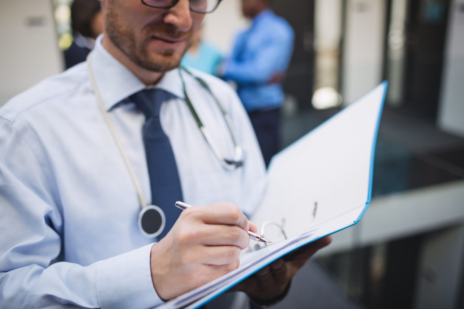 Guia 2026: checklist de inteligência financeira para médicos PJ